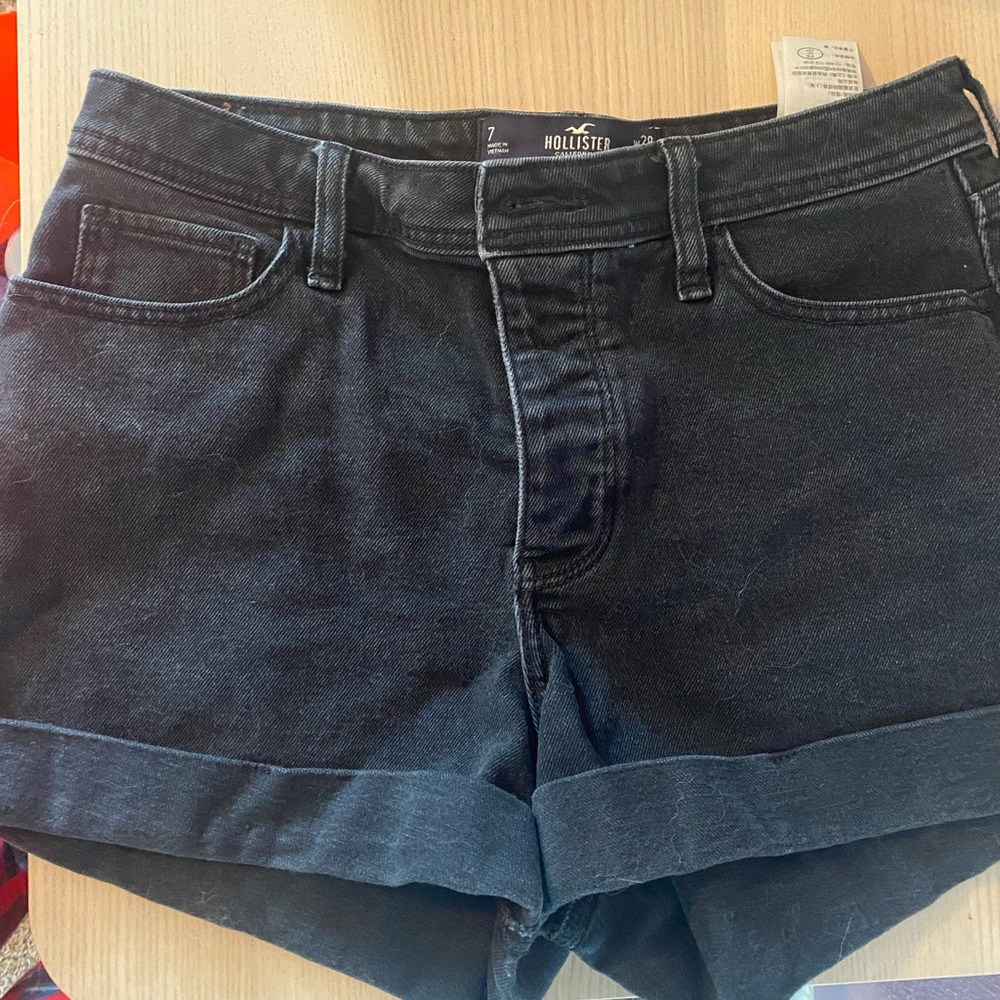 Hollister 3 inch mom shorts